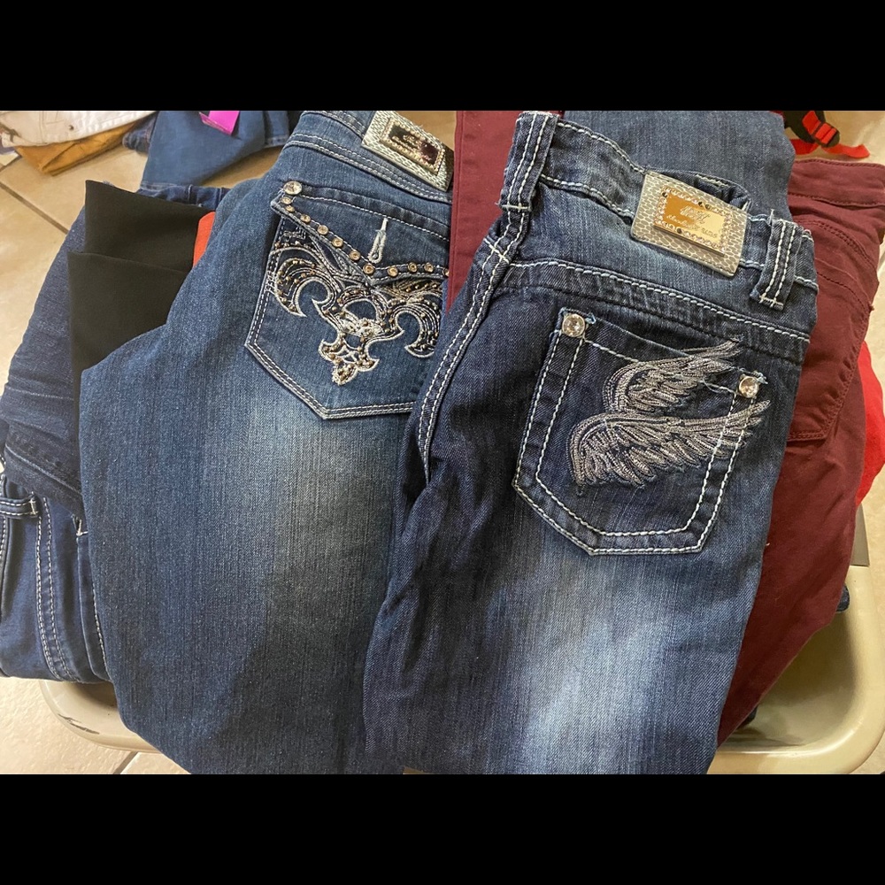 Lot of 50 pairs of women’s jeans size 5-7